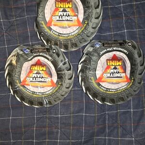 Monster Jam (1) Mini Toy Vehicles Mystery Pouch